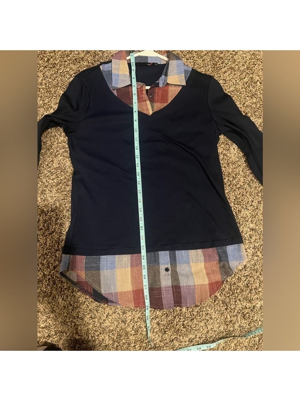 DJT Size Small long sleeved Women’s sweater shirt. P2P 17” Length 29” - Picture 5 of 5